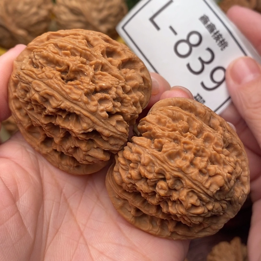 文玩核桃把件南疆44….