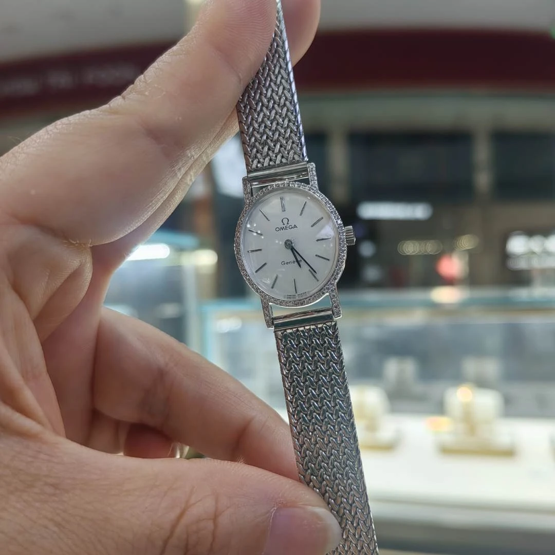 95新 Omega/欧米茄  手动机械后钻23*20mm/公价32999/w12237