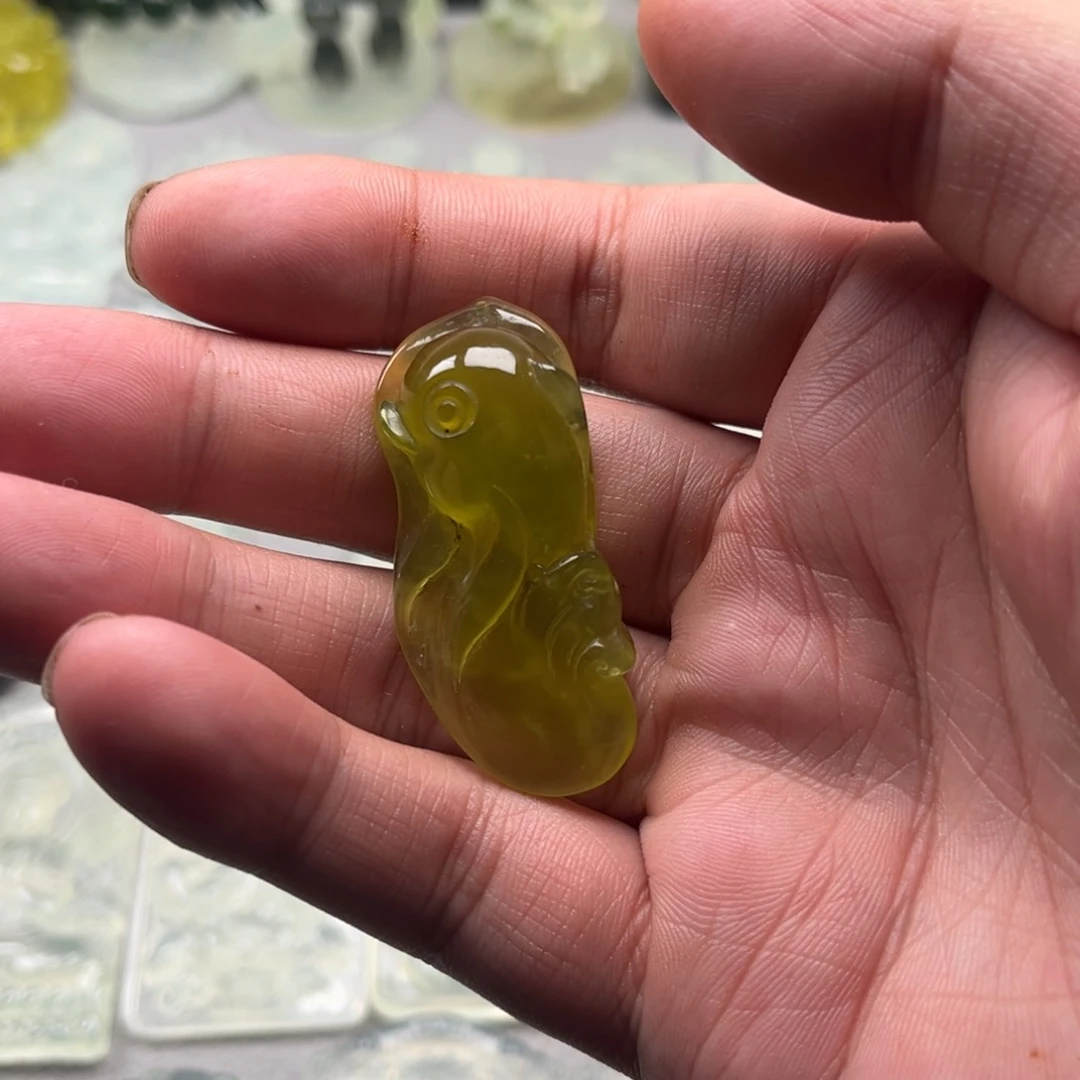 未镶嵌蛇纹石玉颈饰