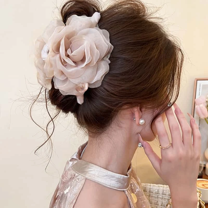 温柔花朵珍珠头发抓夹女高级感2025新款鲨鱼夹后脑勺盘发夹子发饰