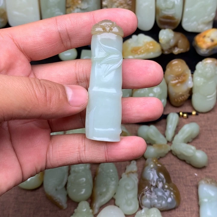 和田玉（糖玉）未镶嵌颈饰