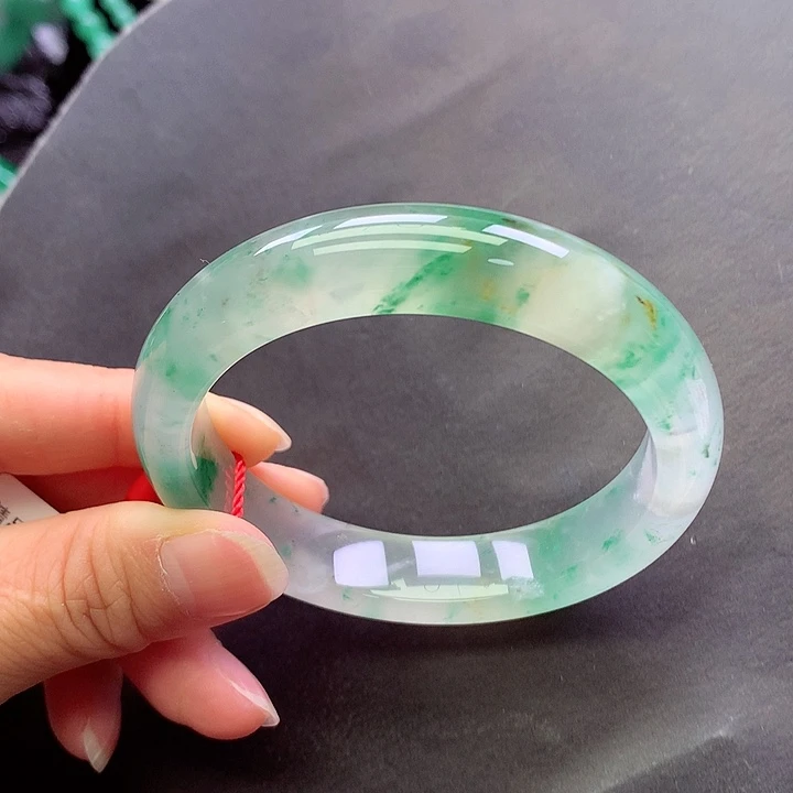 未镶嵌手镯石英质玉