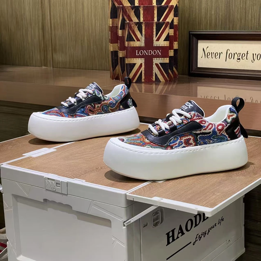 BM3698秋季时尚潮流男士新款百搭厚底轻便增高流行休闲鞋（皮鞋码）