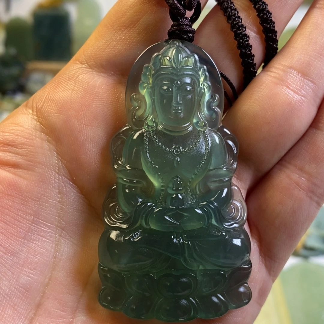 以***知未镶嵌蛇纹石玉颈饰