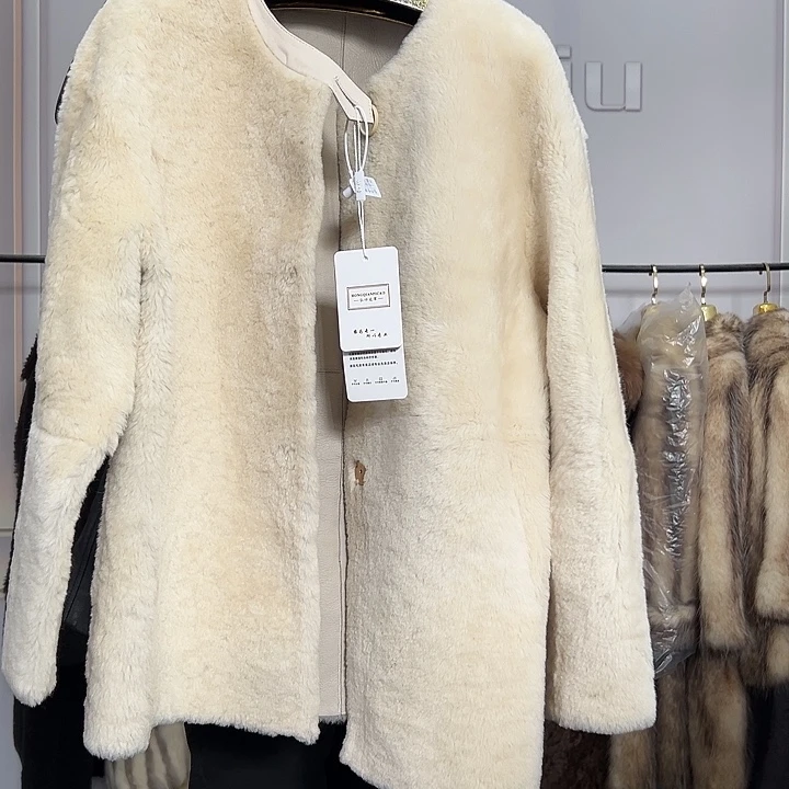 吉****恒玖新款女装外套928