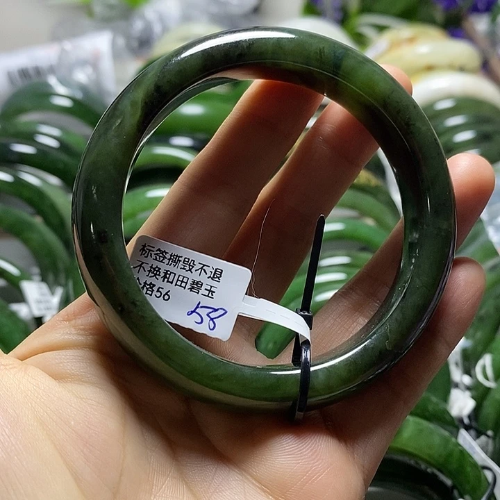 和田玉（碧玉）手镯未镶嵌正圈58有瑕