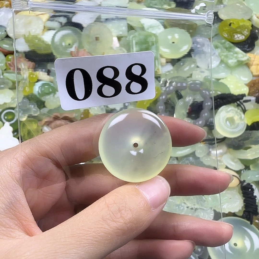 蛇纹石玉未镶嵌岫玉吊坠