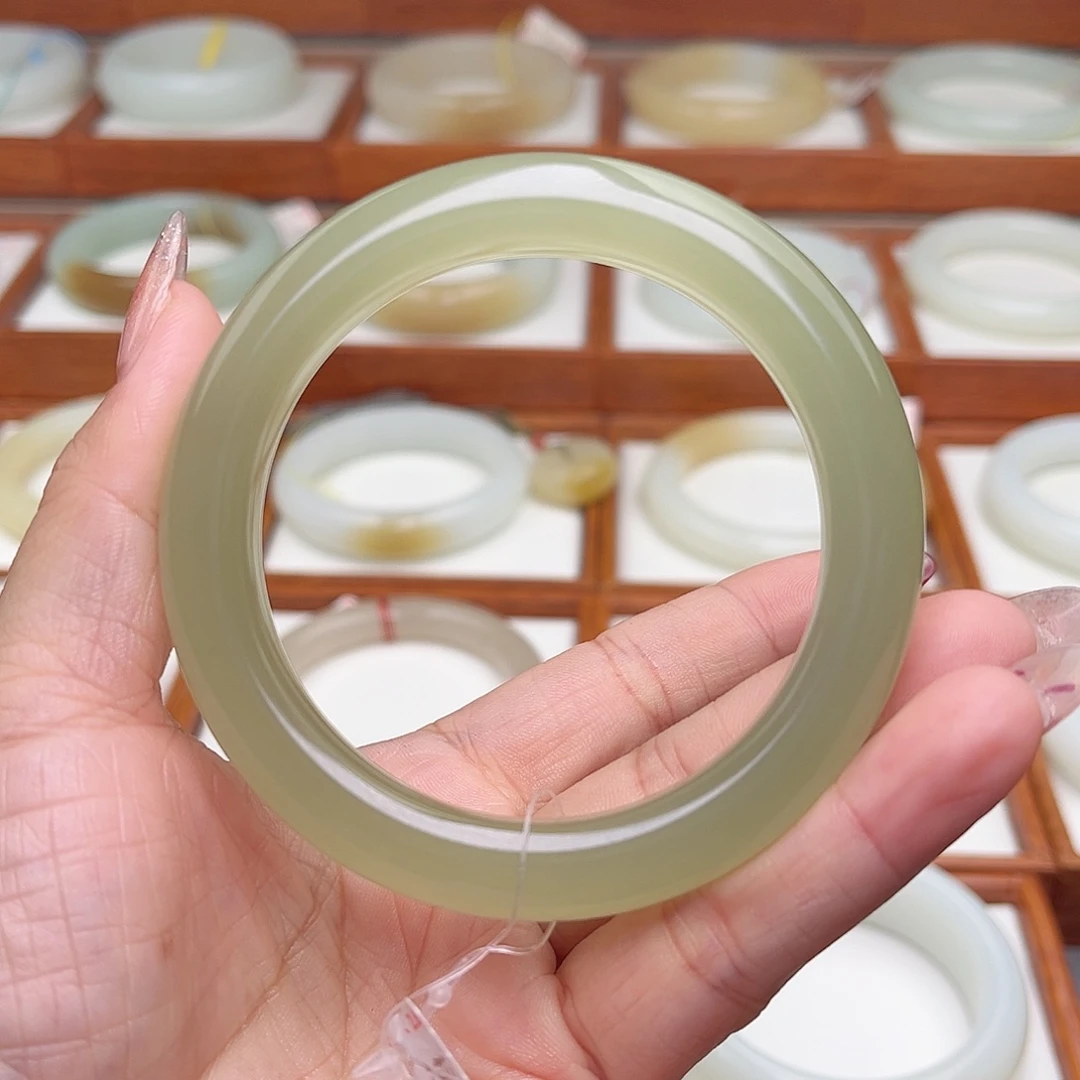 和田玉手镯未镶嵌58