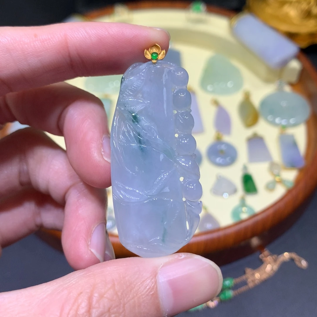 翡翠吊坠(不含链)18K金镶嵌