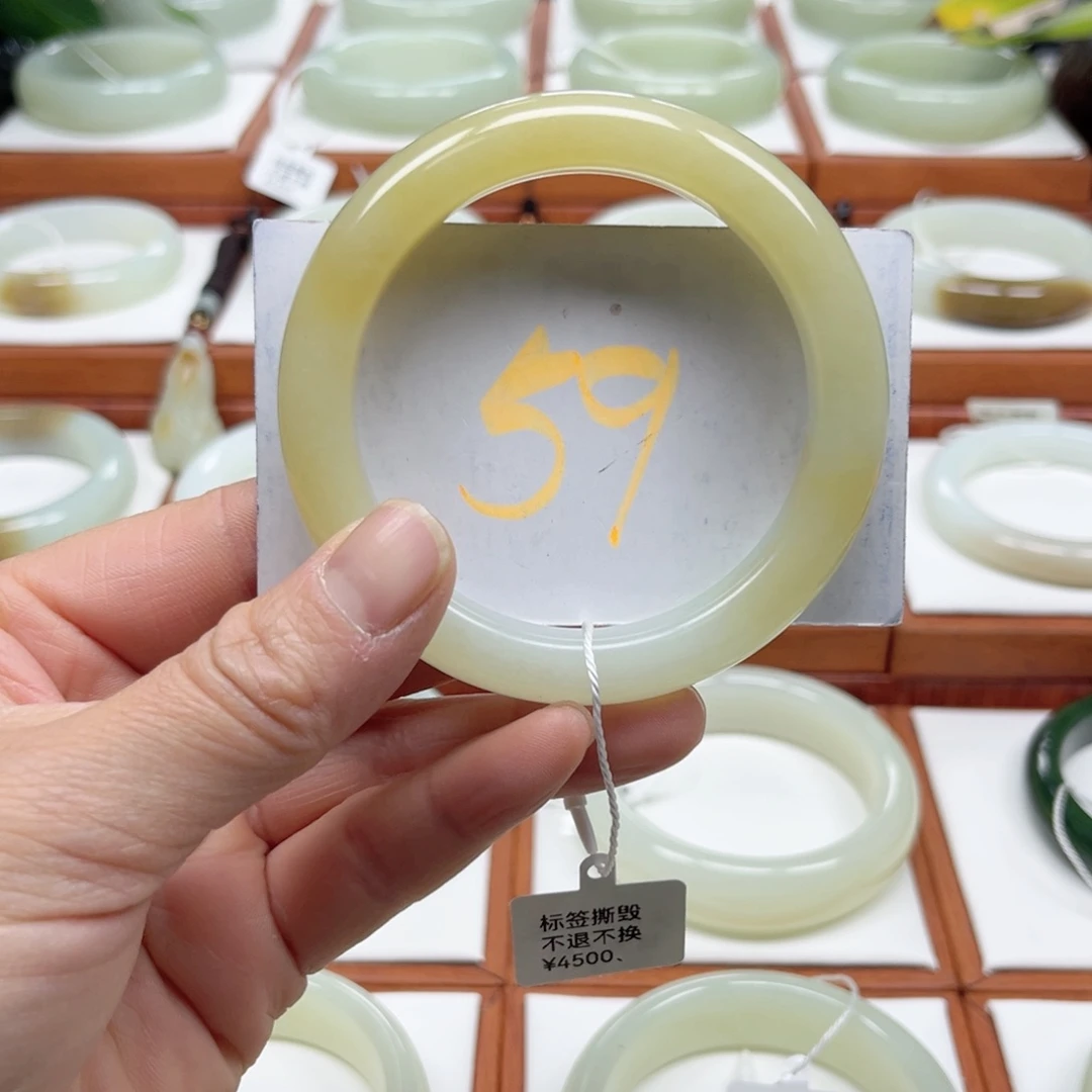 未镶嵌手镯和田玉