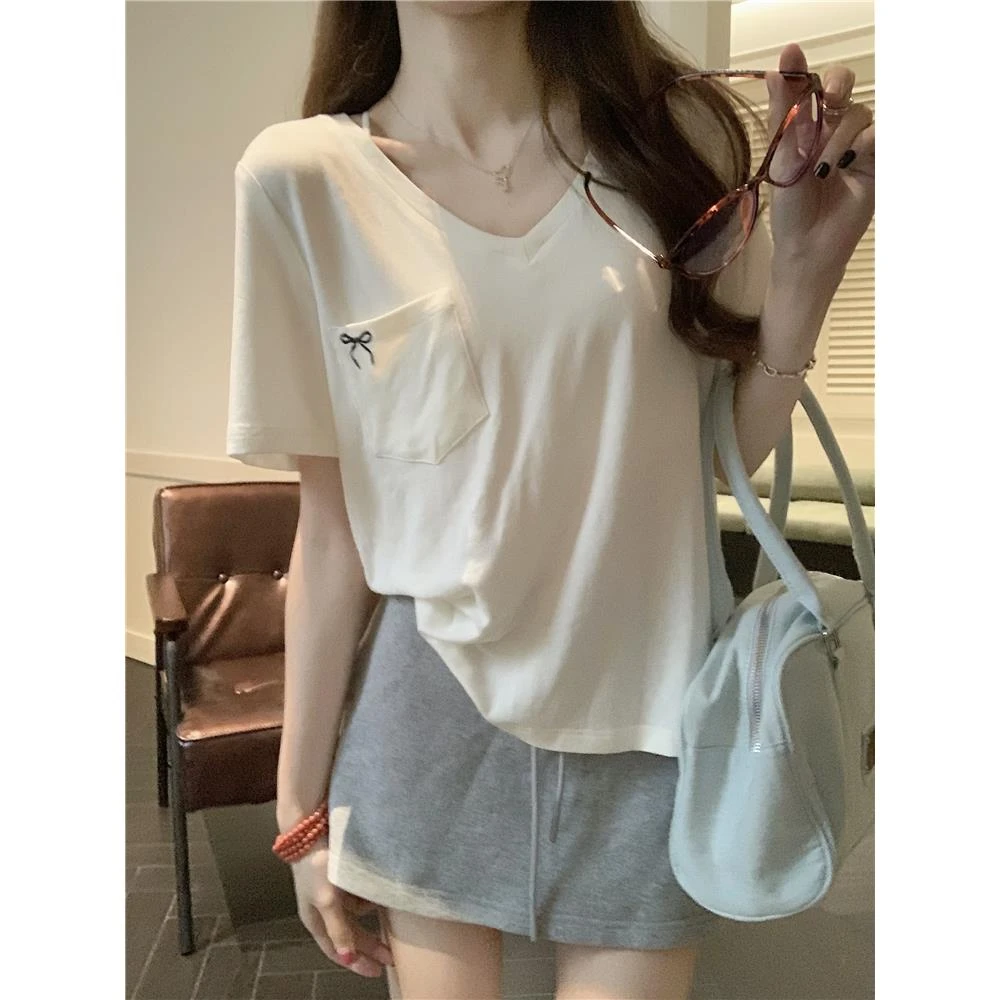 休闲宽松V领露锁骨短袖t恤女夏季新款甜美减龄刺绣蝴蝶结百搭上衣