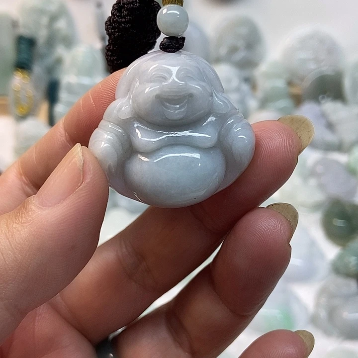 翡翠未镶嵌颈饰佛公