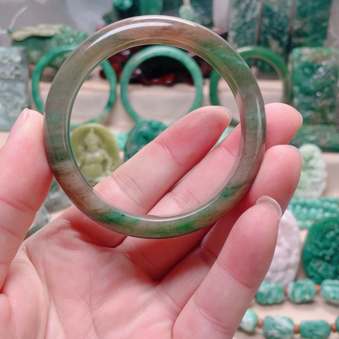 独山玉未镶嵌手镯