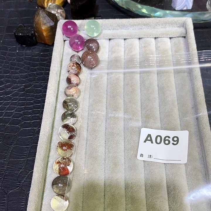 在****水晶未镶嵌珠宝半成品天然水晶A069