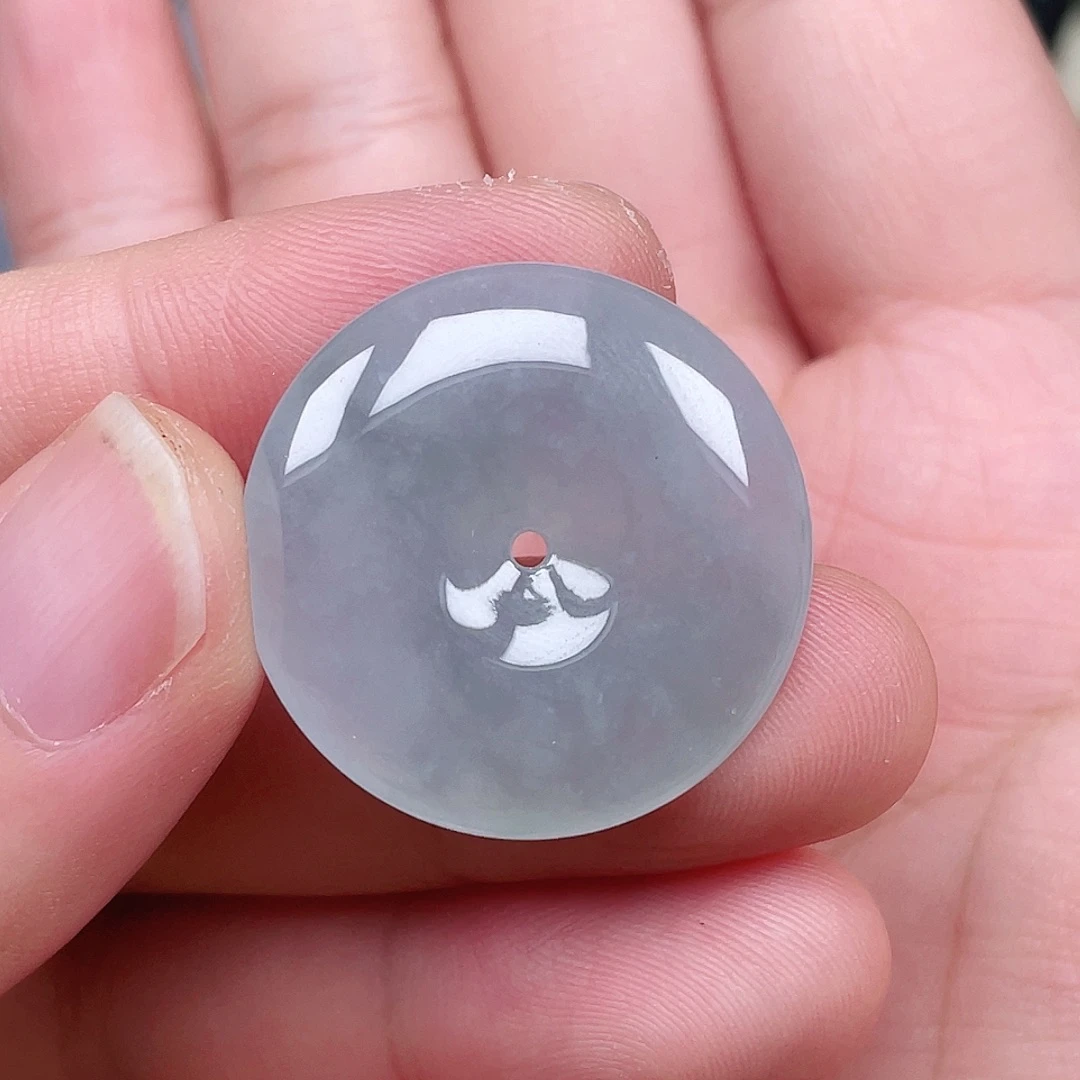 翡翠未镶嵌颈饰平安扣