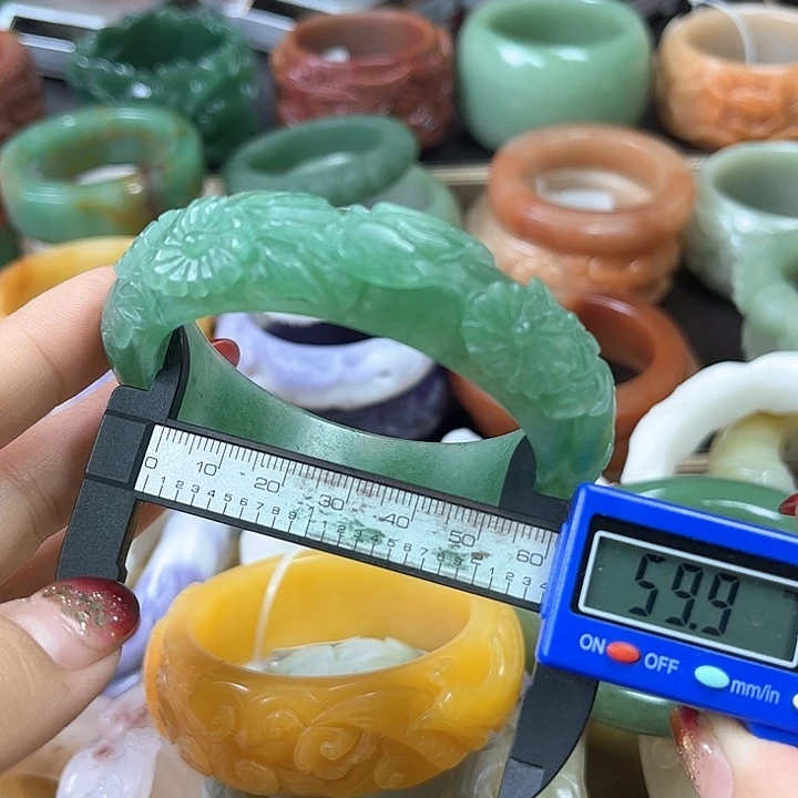 石英质玉手镯未镶嵌太*