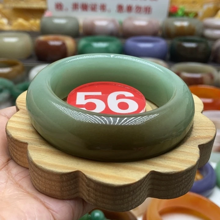 未镶嵌手镯石英质玉