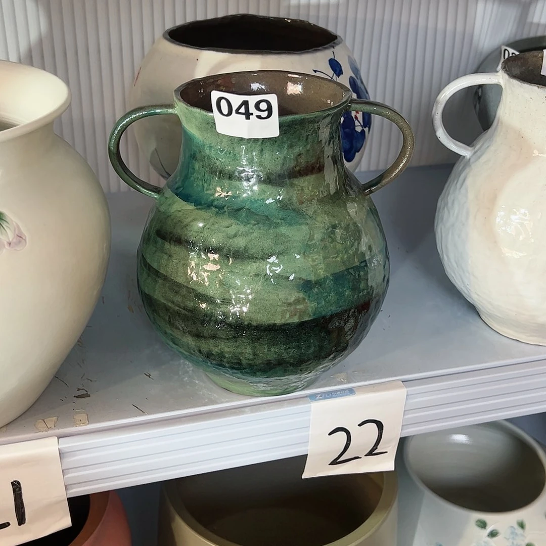 陶瓷K*J我们也在这片小土地下茁耕着长大