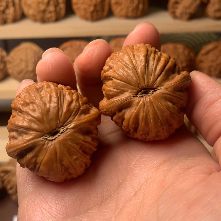 文玩核桃吊坠顺*?铁锤