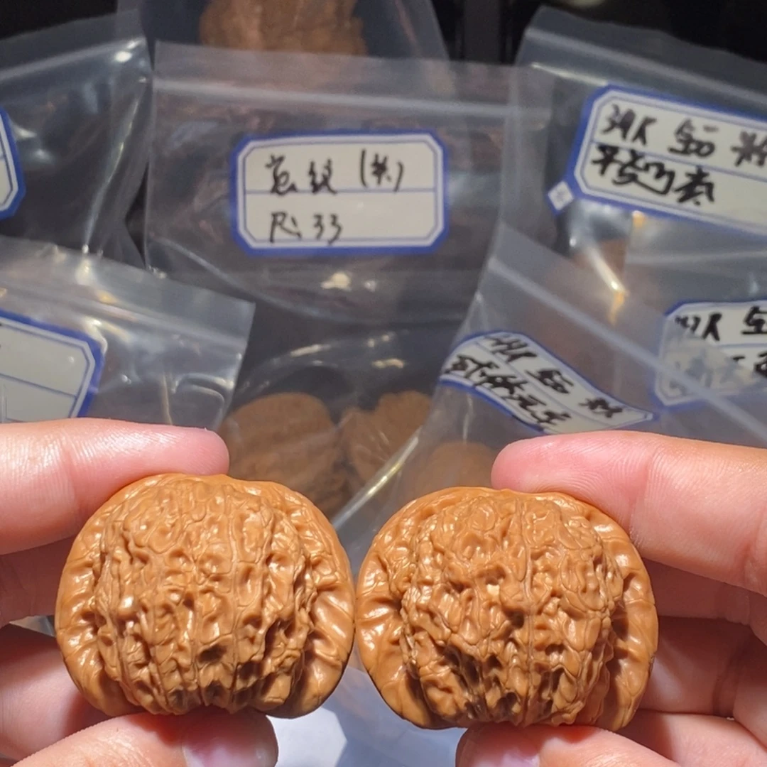 文玩核桃吊坠42微修血麒麟