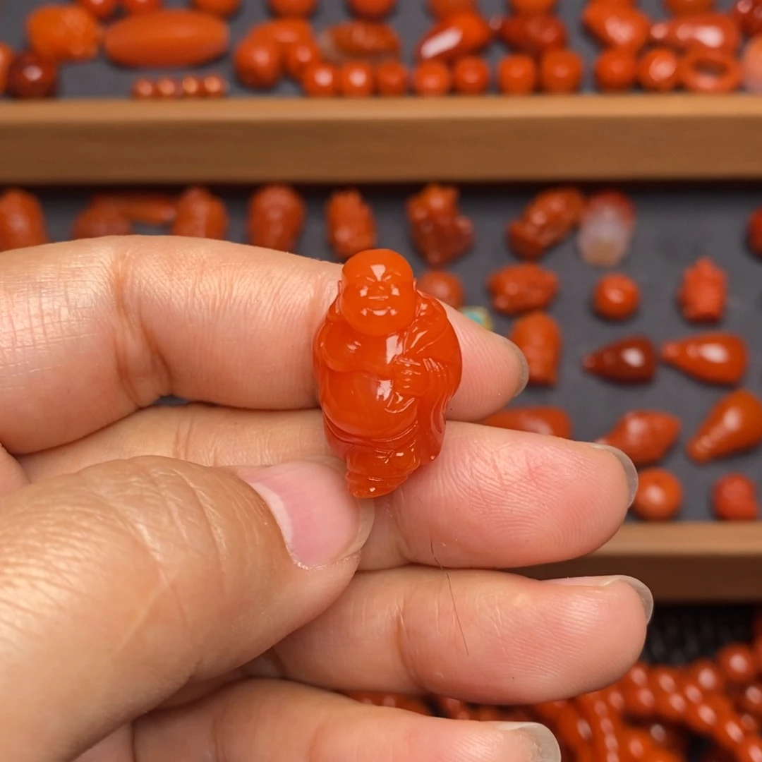 南红玛瑙配饰未镶嵌弥勒卡23.9*15.4