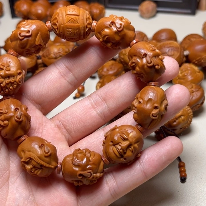 森***鹿橄榄核手串橄榄核
