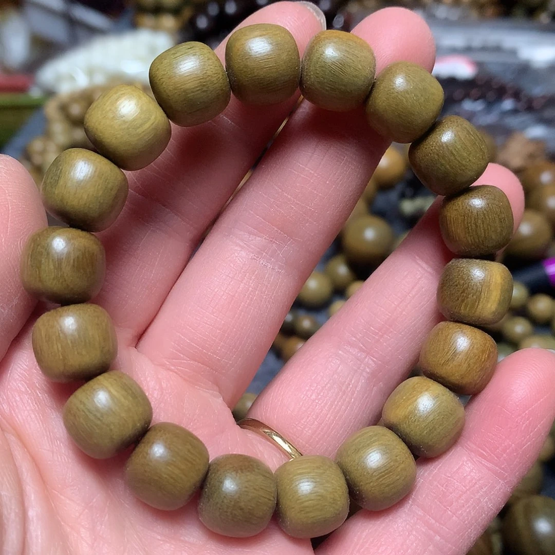 维腊木（绿檀）手串/手链言**?