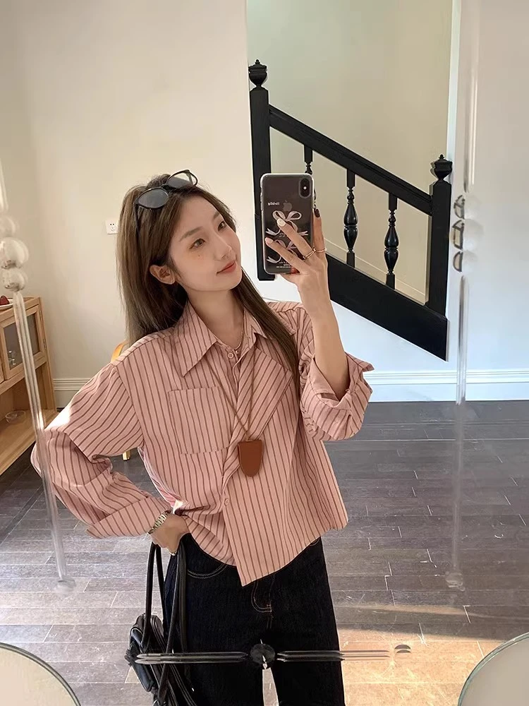 乌77粉色条纹翻领长袖衬衫女春季设计感小众衬衣宽松休闲百搭上衣