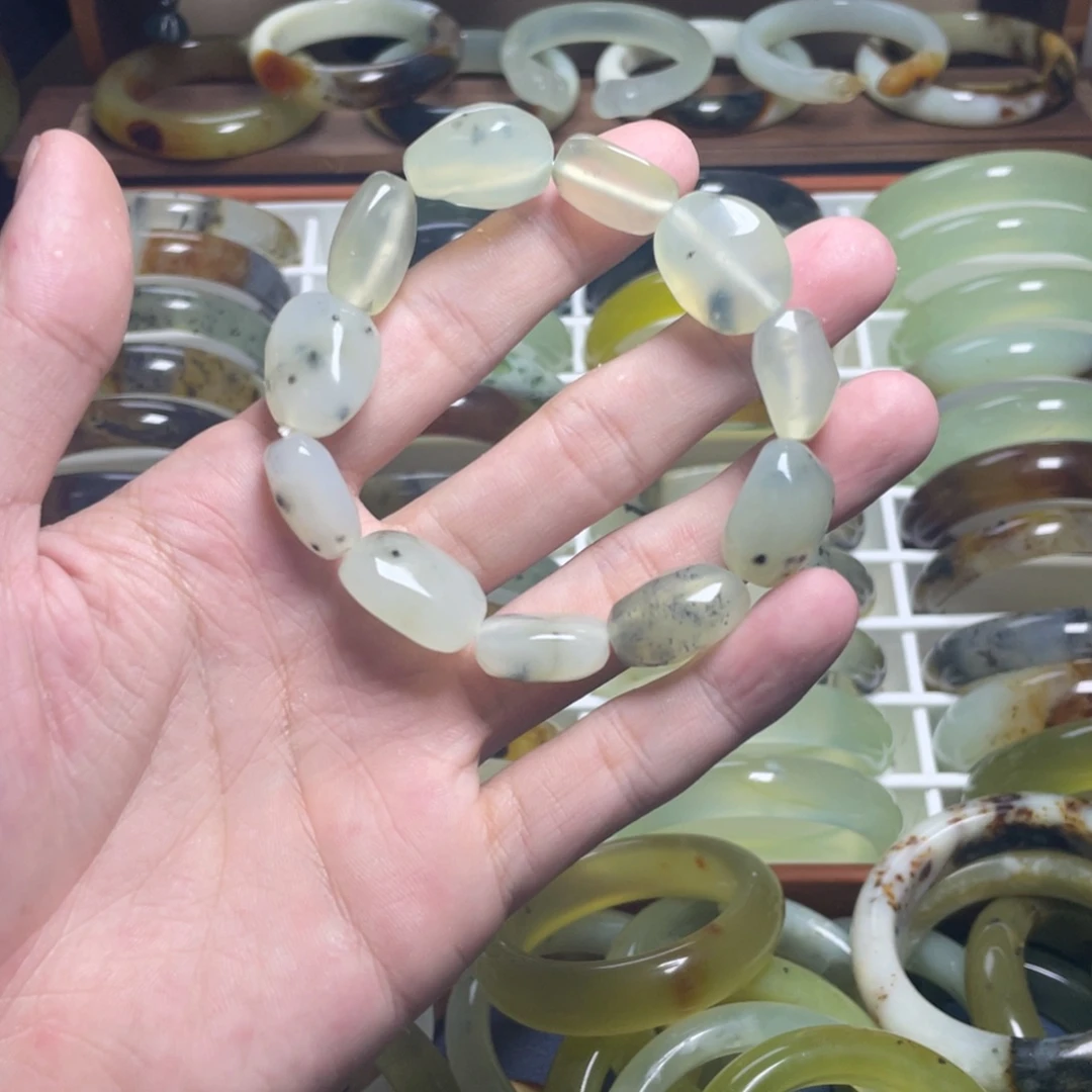 蛇纹石玉未镶嵌手镯