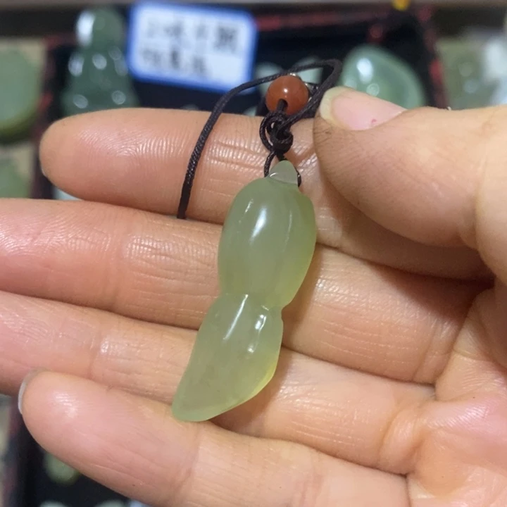 蛇纹石玉未镶嵌天然岫玉