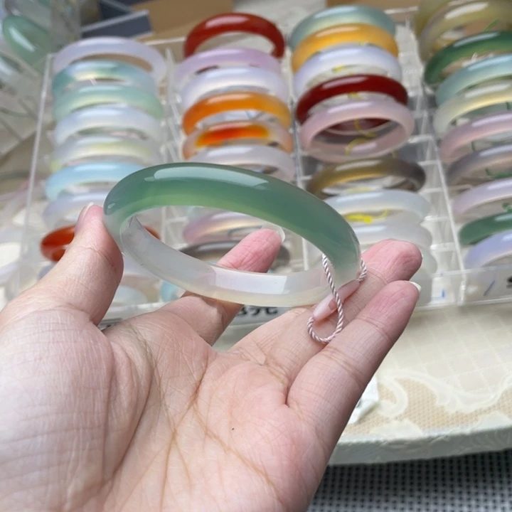 玛瑙/玉髓未镶嵌手镯56圈口