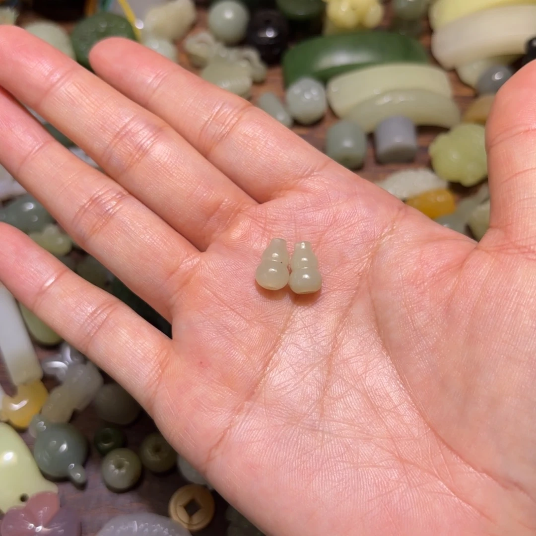 绿***情和田玉未镶嵌珠宝半成品