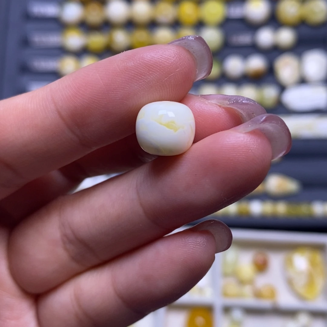 蜜蜡未镶嵌珠宝奇石瓷白妖花老型10.3*9.3mm