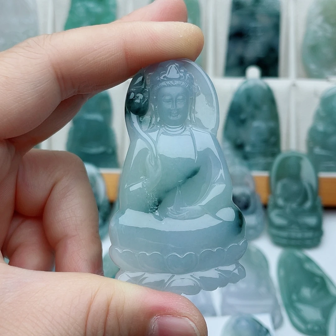 翡翠未镶嵌颈饰素衣观音