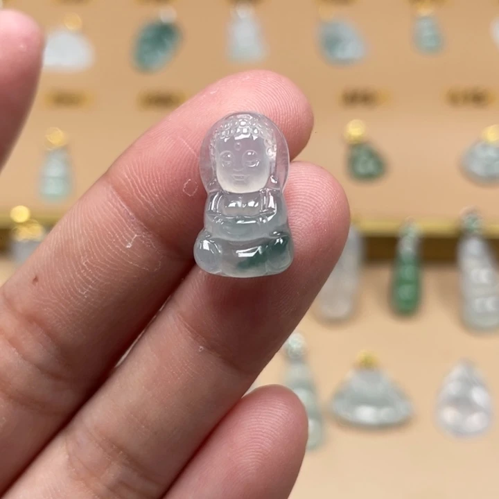 翡翠未镶嵌颈饰宝宝佛