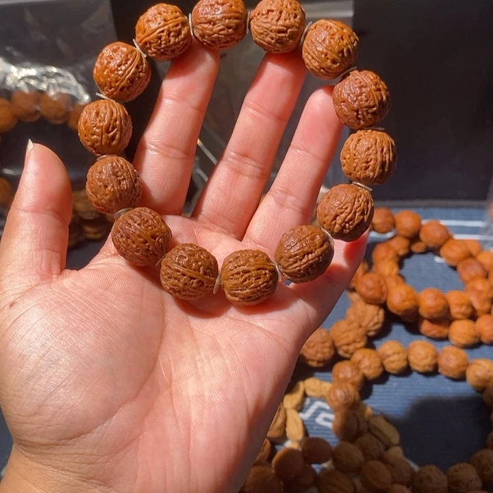 手串文玩核桃……40
