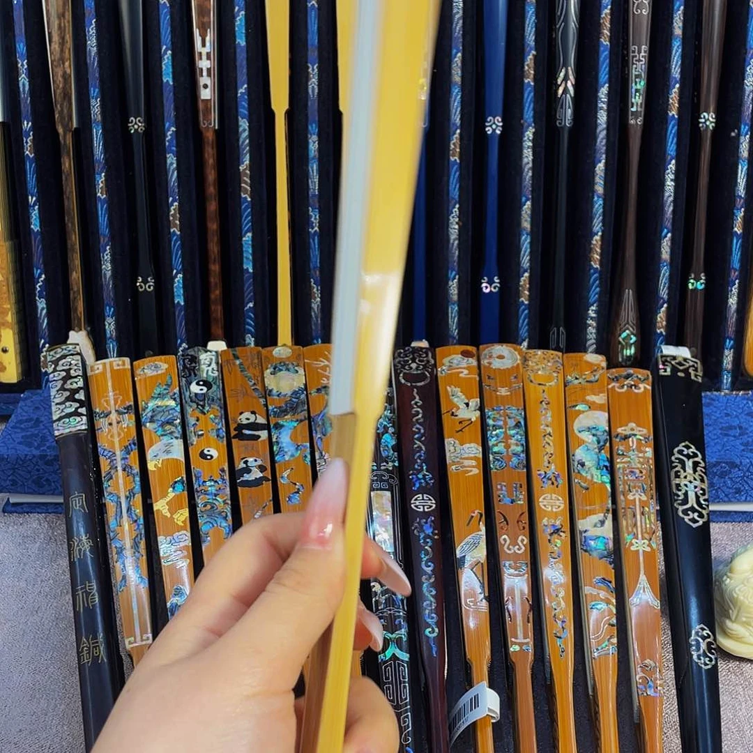 扇子手工制作工艺精湛