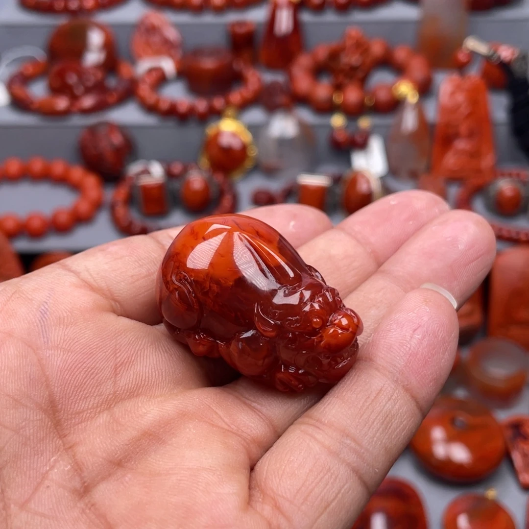 南红玛瑙未镶嵌珠宝奇石吊坠