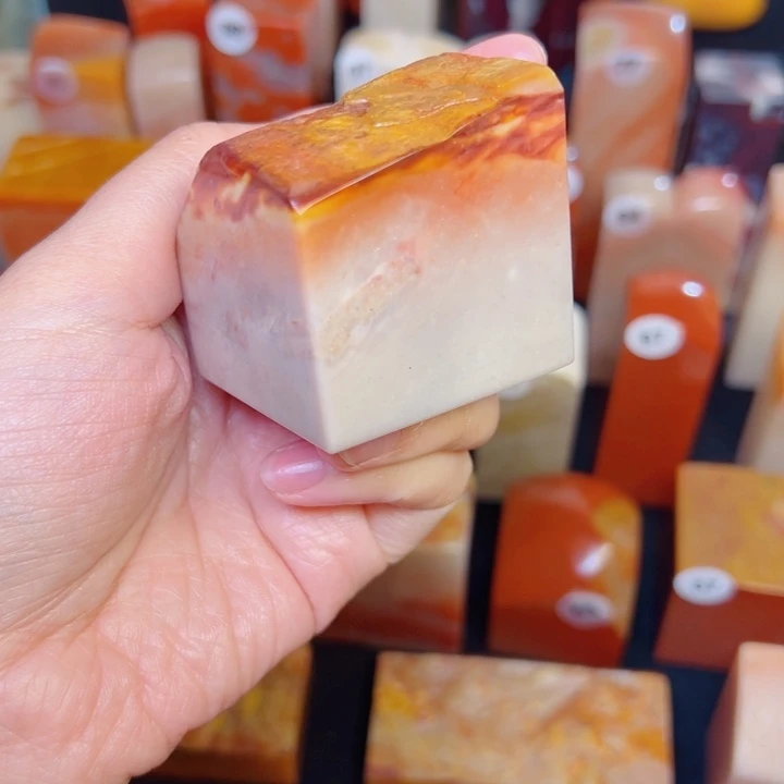 老挝石美***天老挝精品素章