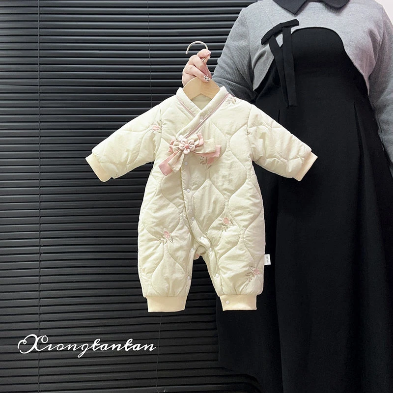 婴儿衣服秋冬洋气婴幼儿外穿加棉连体衣新款宝宝可爱薄棉保暖哈衣