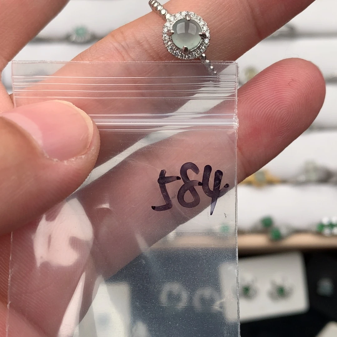 翡翠未镶嵌戒圈584
