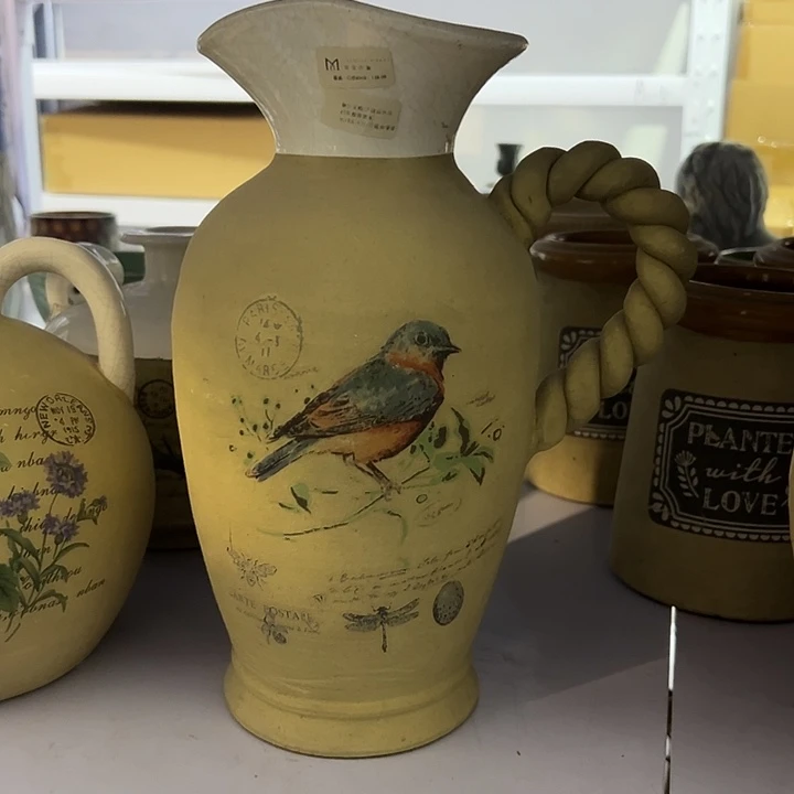 陶瓷孤品单耳陶瓷花瓶