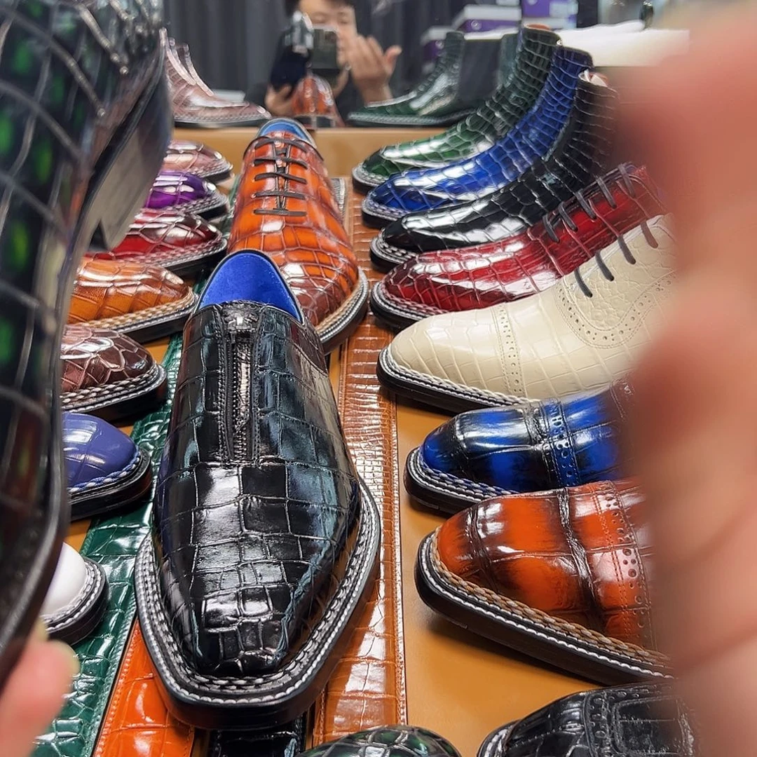 搞***哥马皮（革）鳄鱼皮（革）孤品38码一片式茶色