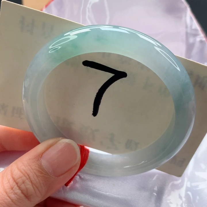 翡翠手镯未镶嵌正