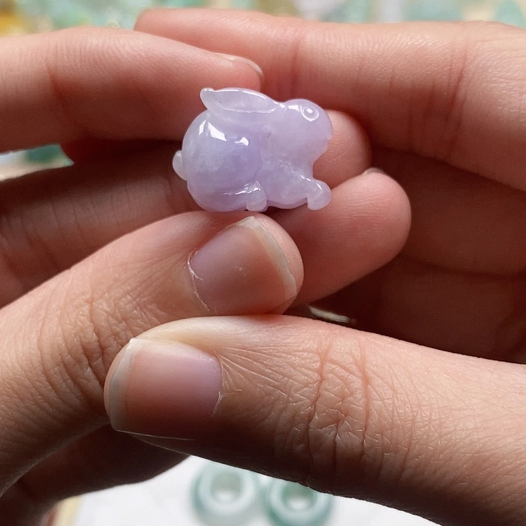 翡翠颈饰未镶嵌L***y闪