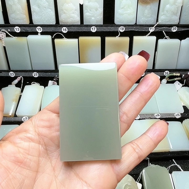 和田玉颈饰未镶嵌俊**驰