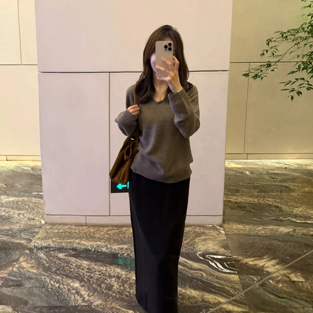 V领针织打底衫内搭毛衣女设计感针织衫韩版时尚休闲显瘦上衣