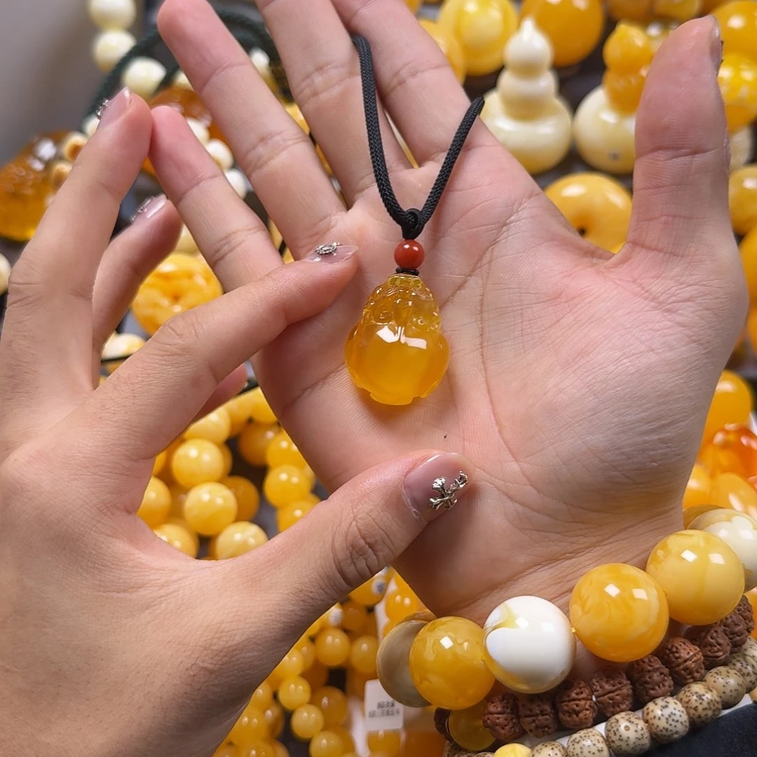 琥珀珠宝奇石未镶嵌