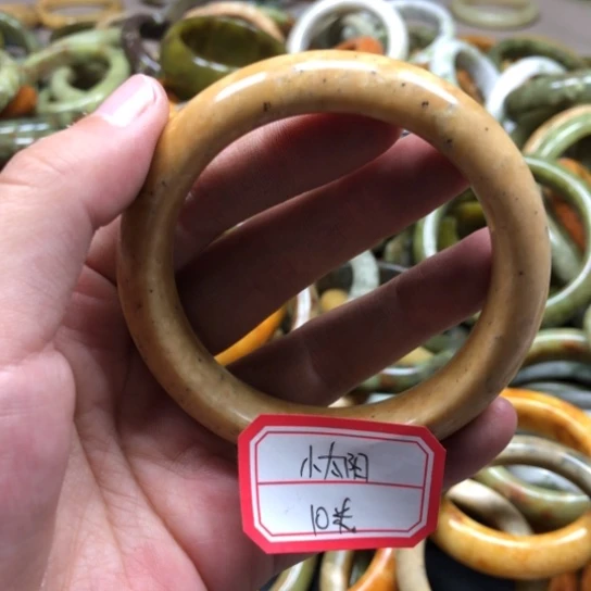 未镶嵌蛇纹石玉手镯小***
