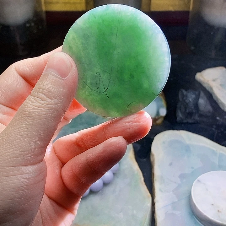 翡翠未镶嵌颈饰毛料41